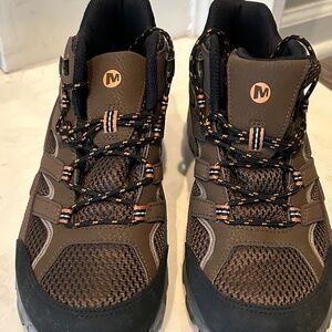 Merrill Men’s Hiking Boots
